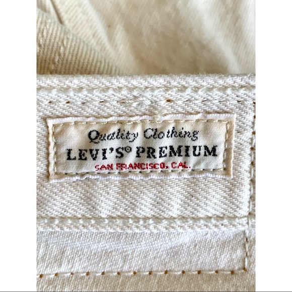 LEVI’S 501 CREAM COLORED SHORT JEAN SHORTS - Picture 3 of 6